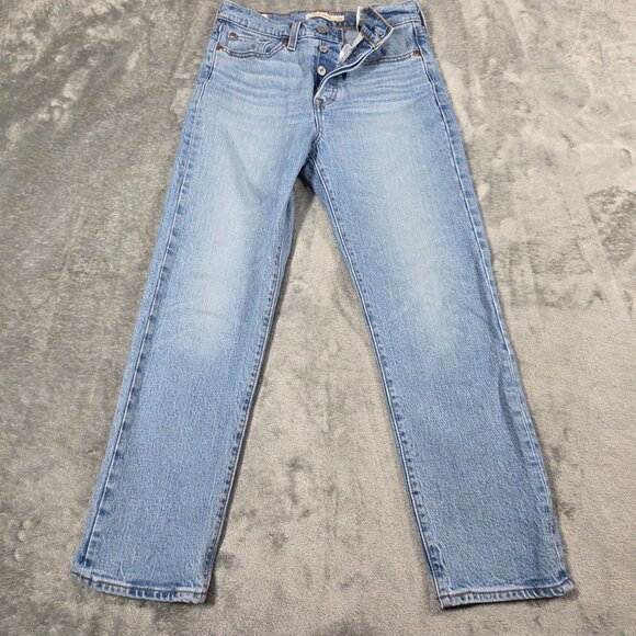 Levis Jeans Womens 25 Wedgie Fit Straight Stretch Denim Button Fly Light Wash - Picture 1 of 11